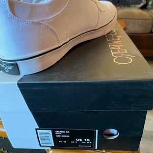 Creative Recreations size 10